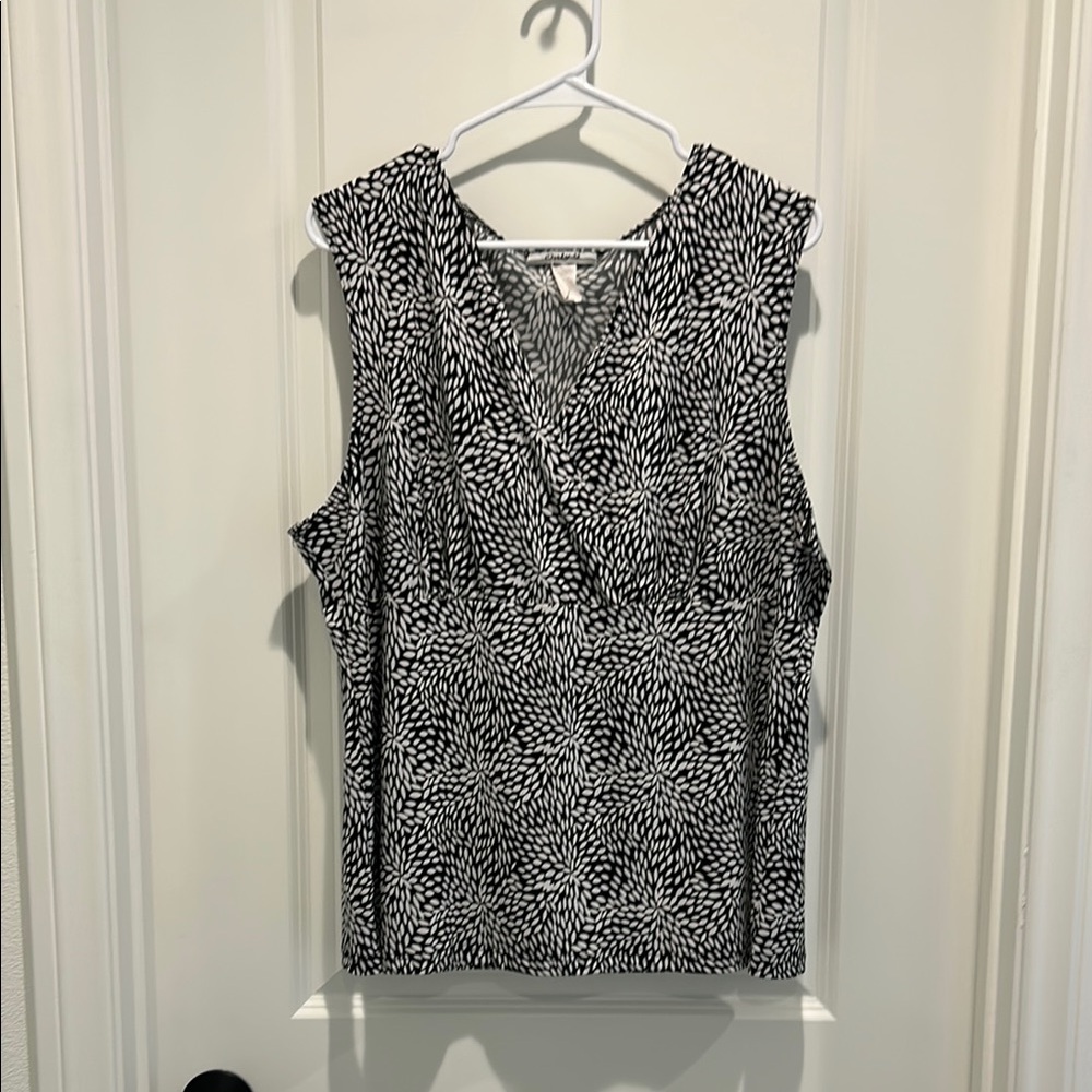 Only 9 Black and White Sleeveless Blouse